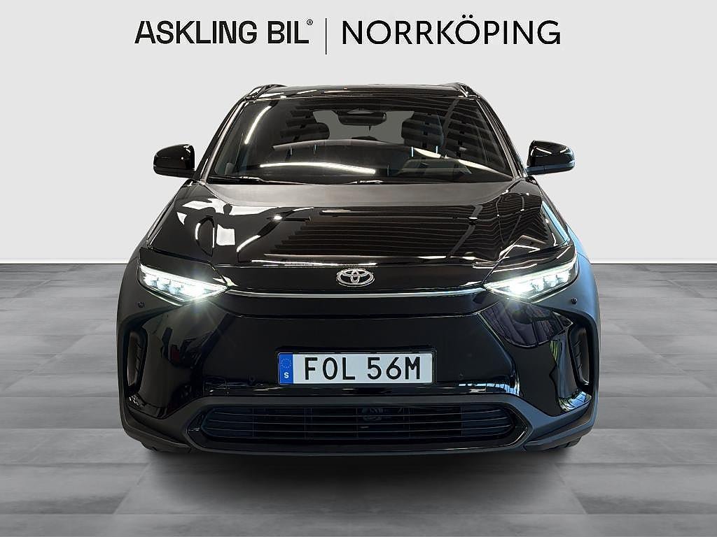 Vehicle Image 5