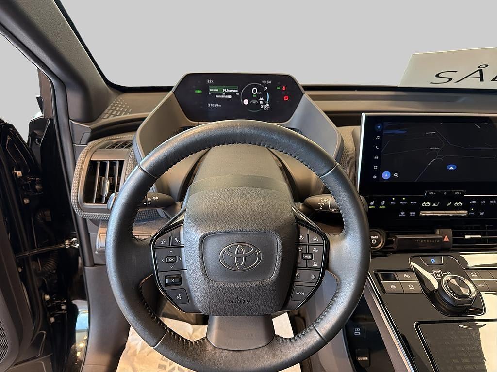 Vehicle Image 9