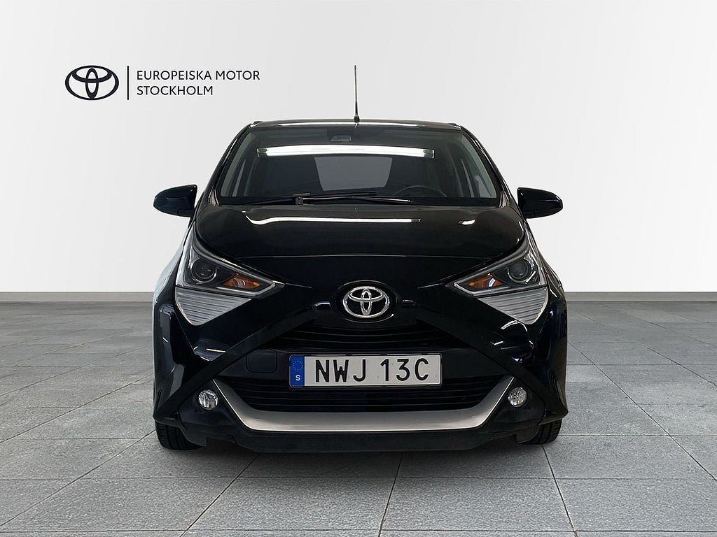 Vehicle Image 5