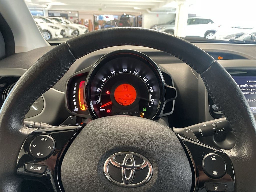 Vehicle Image 12