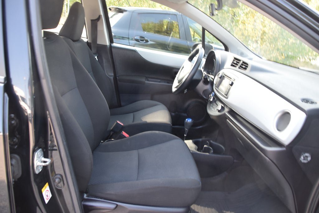 Vehicle Image 9