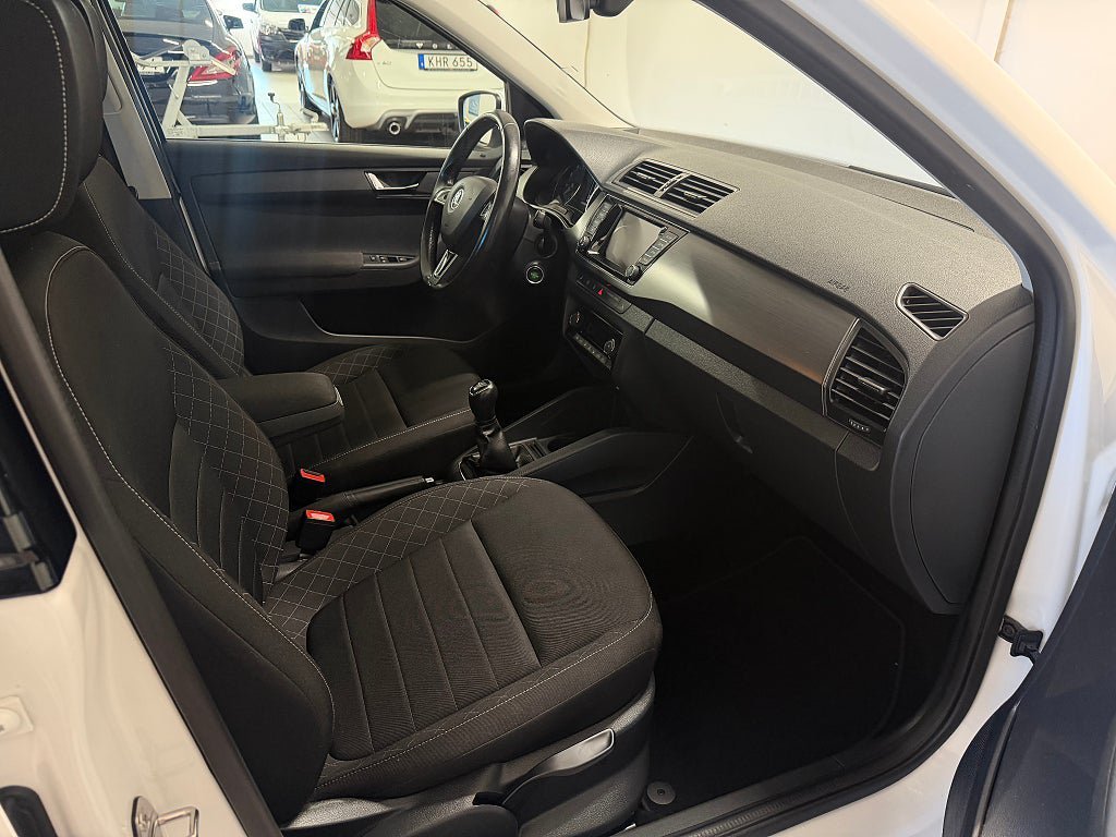 Vehicle Image 6