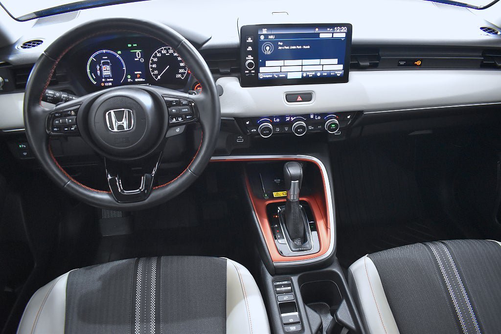 Vehicle Image 9