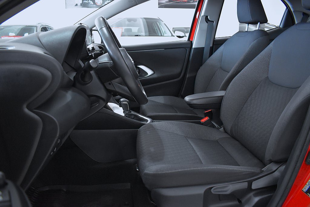 Vehicle Image 8