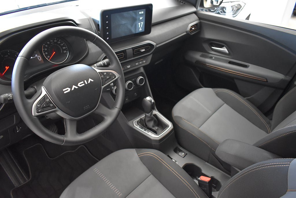 Vehicle Image 7