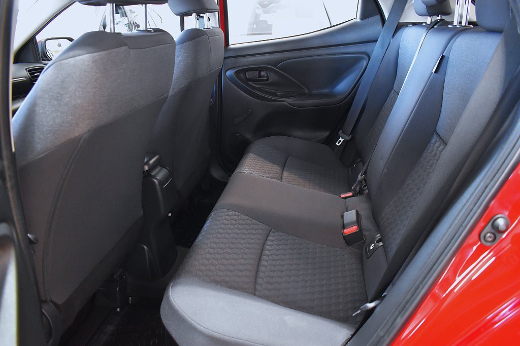 Vehicle Image 9