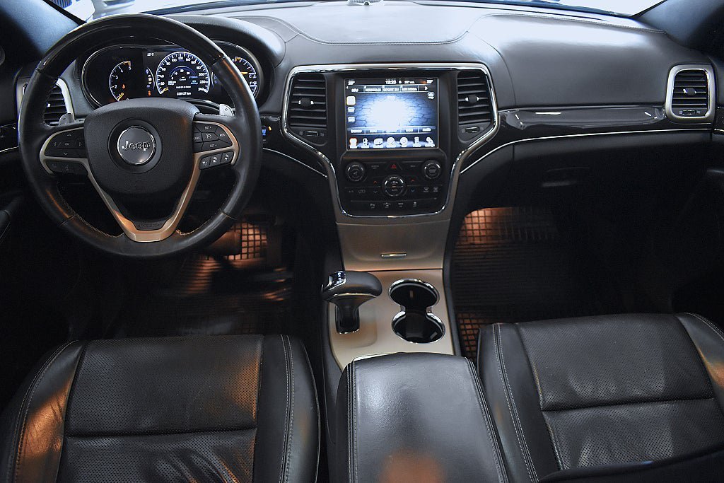 Vehicle Image 9