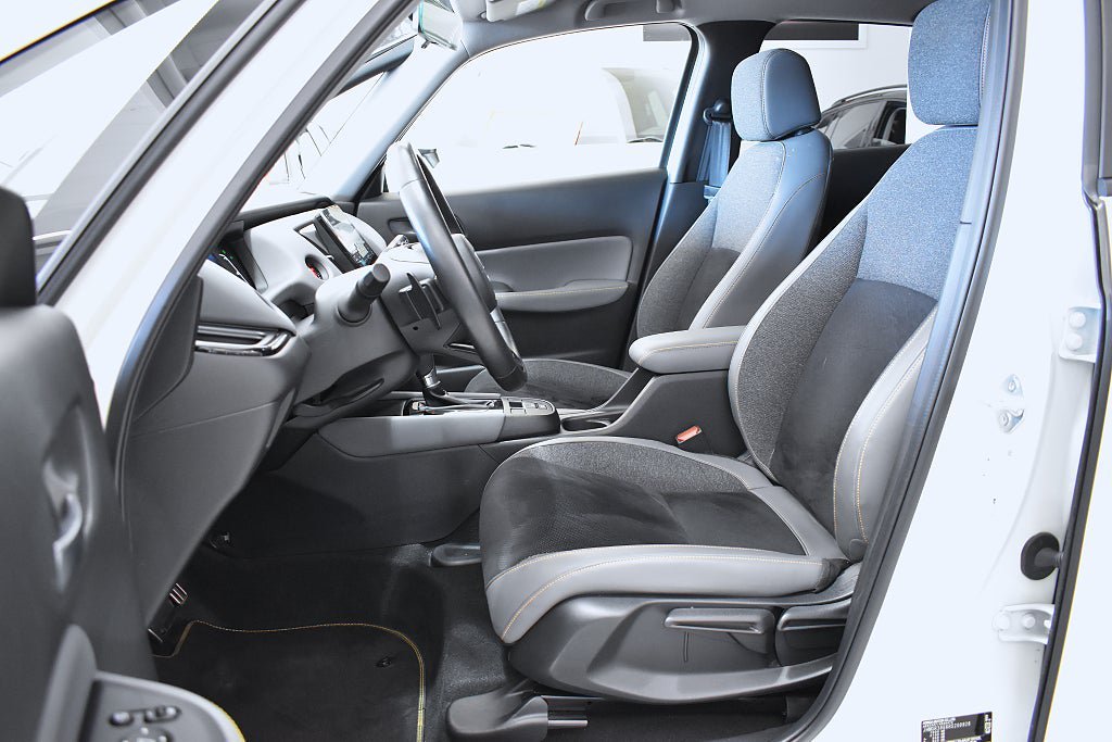 Vehicle Image 7
