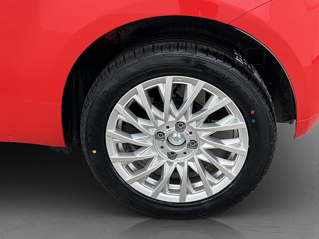 Vehicle Image 11