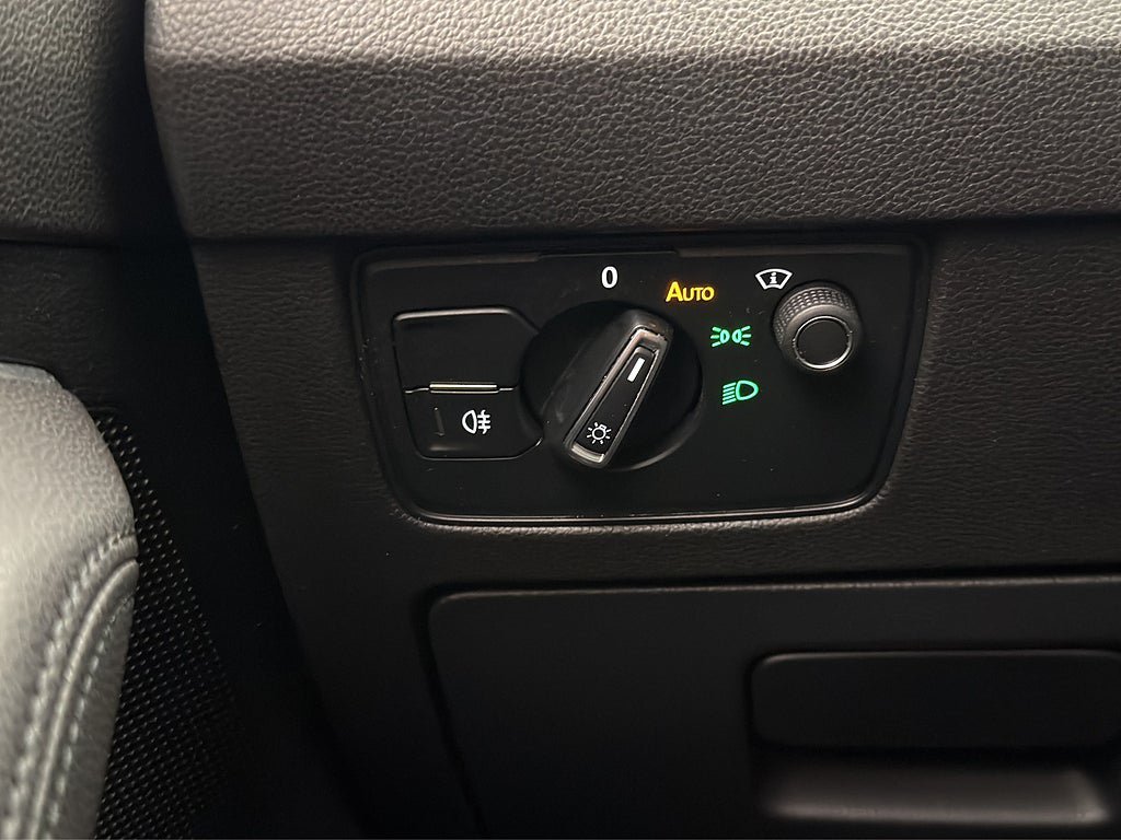 Vehicle Image 29