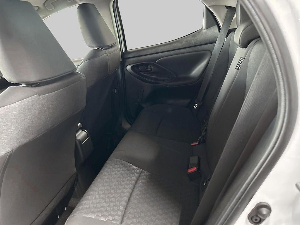 Vehicle Image 11