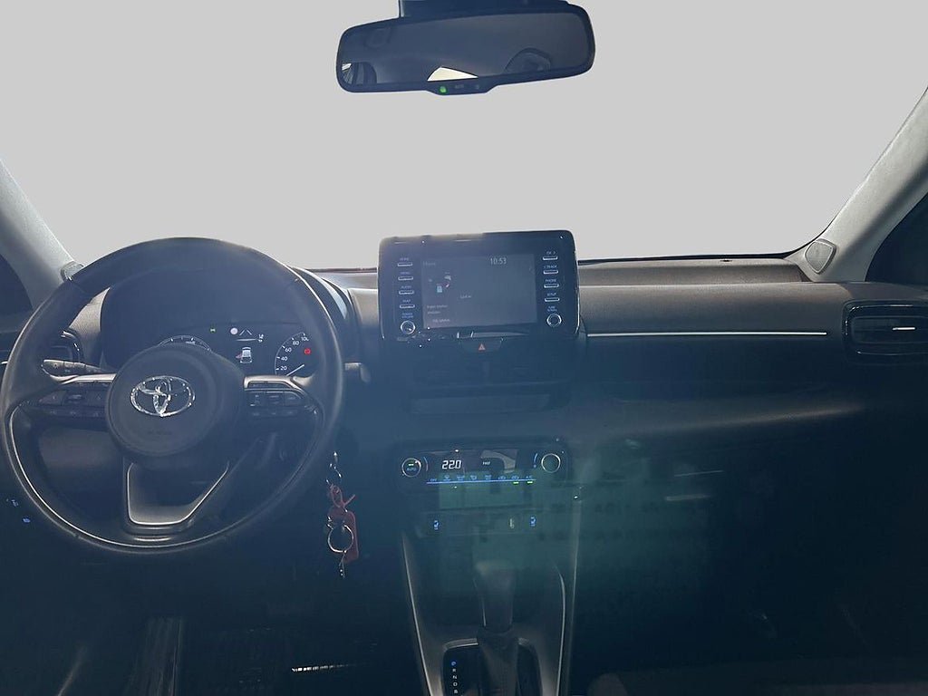 Vehicle Image 12