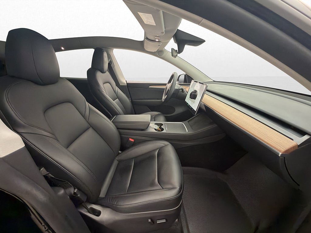 Vehicle Image 23