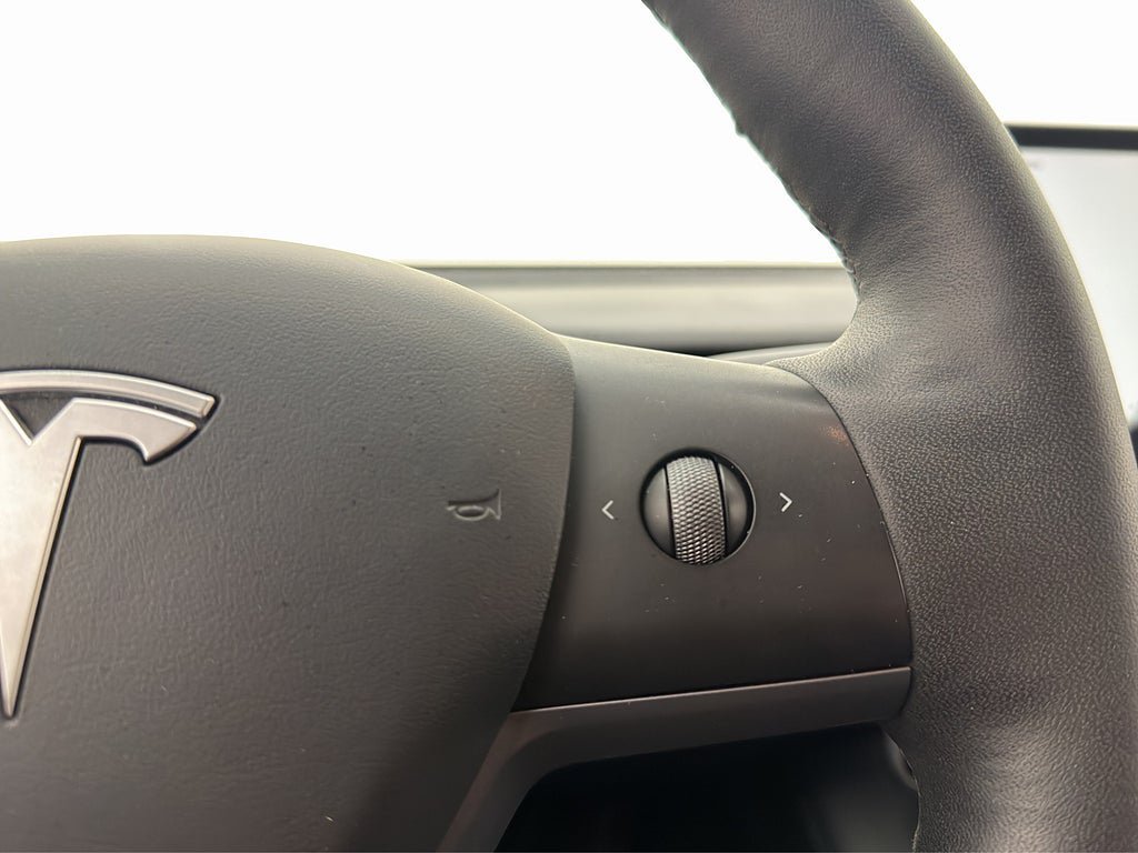 Vehicle Image 27