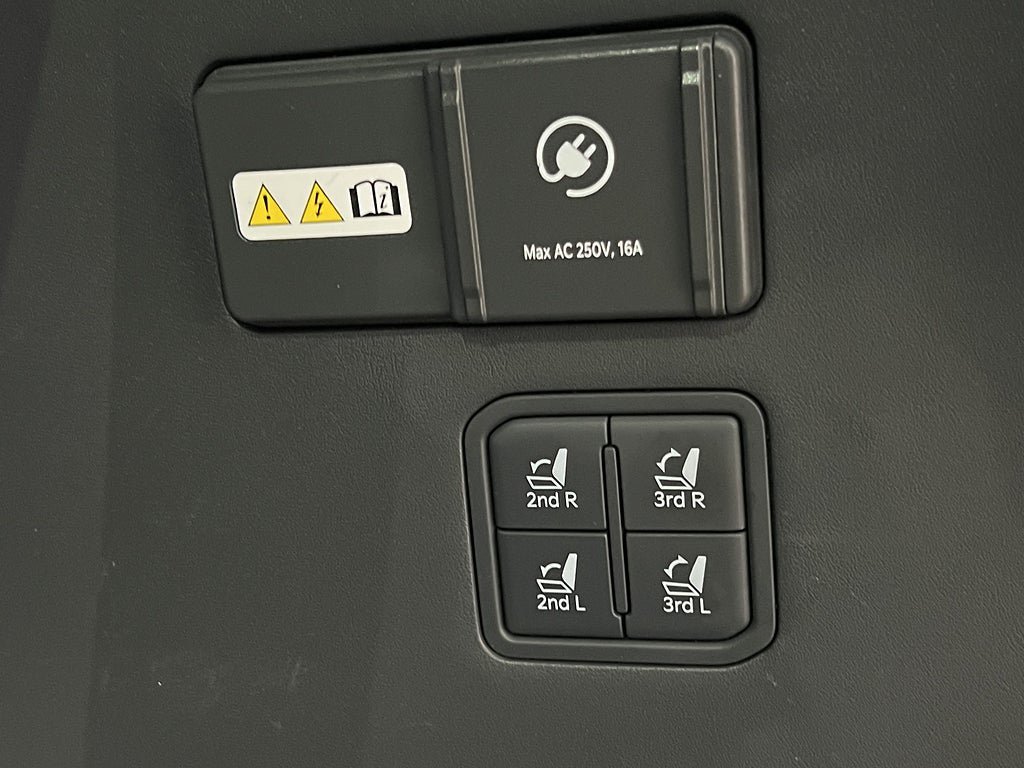 Vehicle Image 35