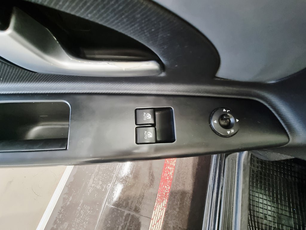 Vehicle Image 13