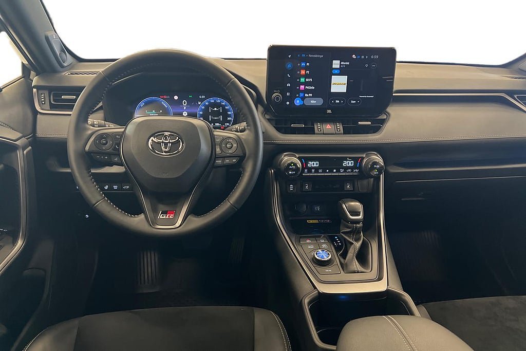 Vehicle Image 10
