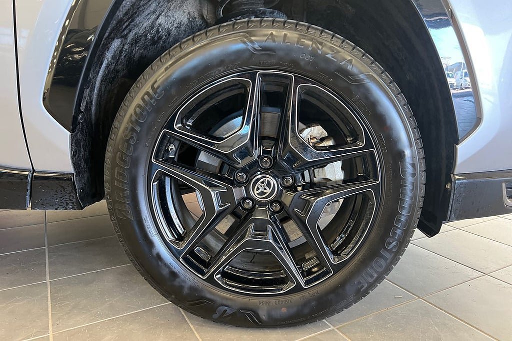 Vehicle Image 17