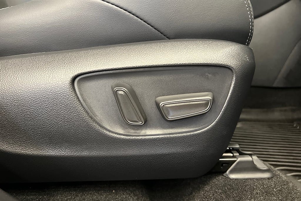 Vehicle Image 21