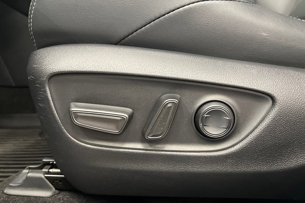 Vehicle Image 22
