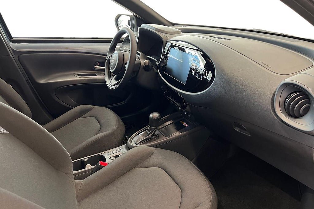 Vehicle Image 7