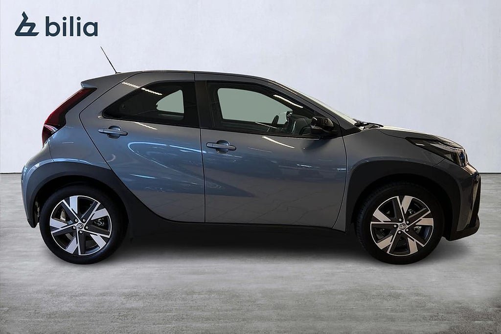 Vehicle Image 18