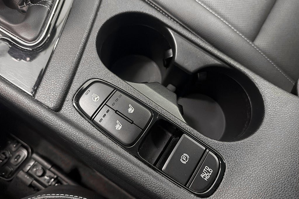 Vehicle Image 23