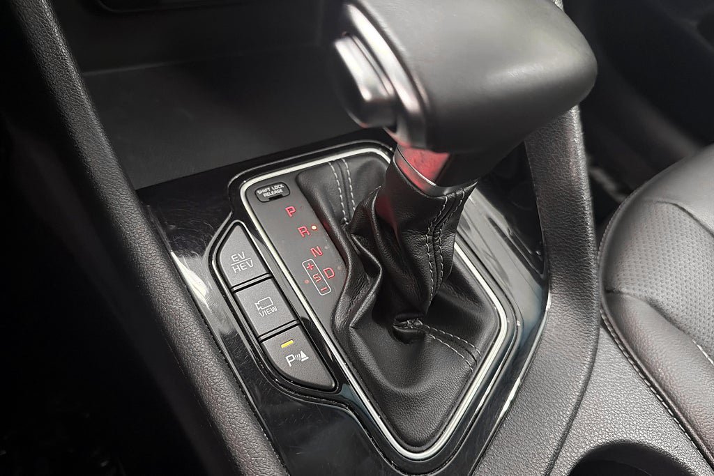 Vehicle Image 24