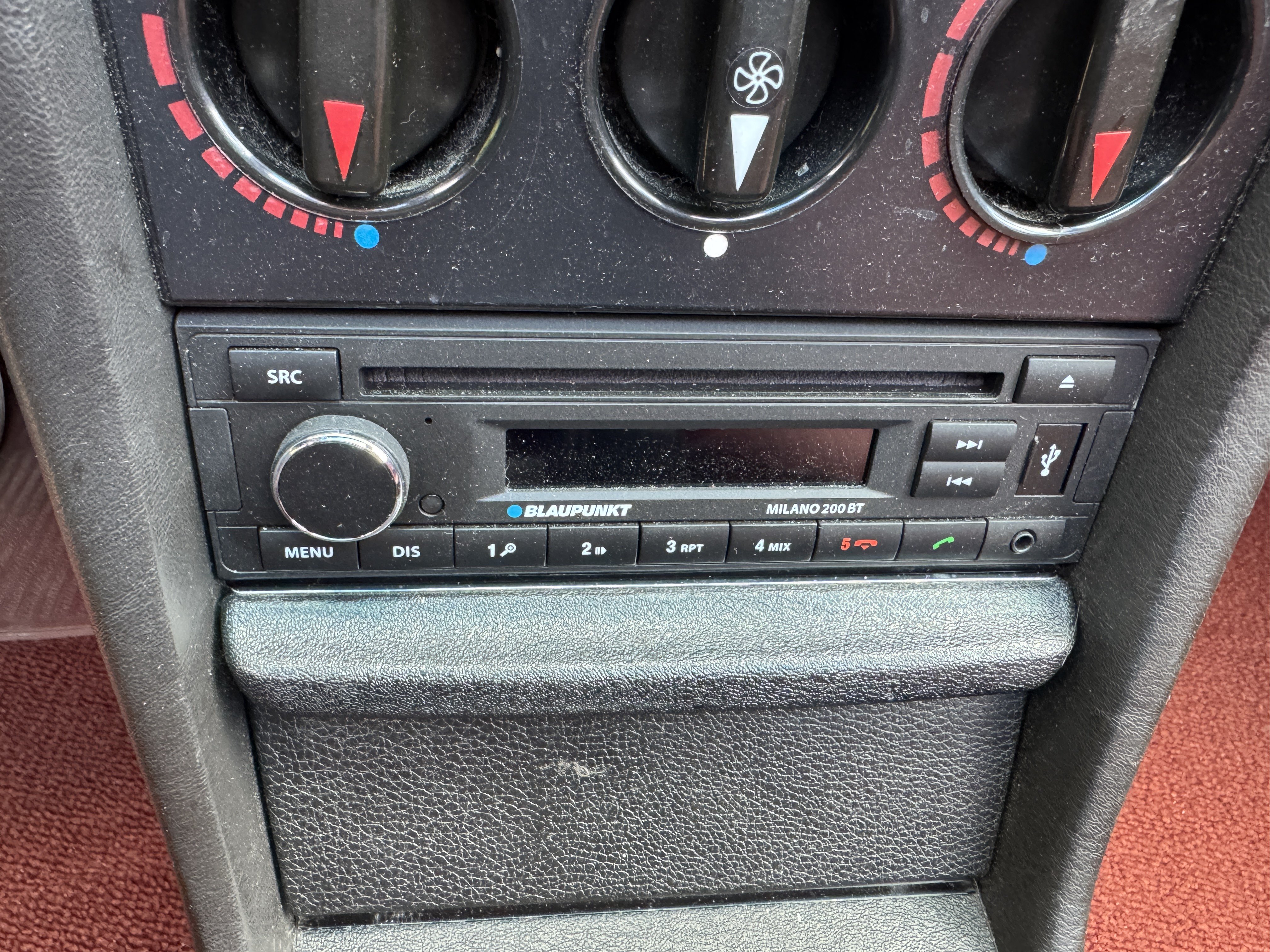 Vehicle Image 33