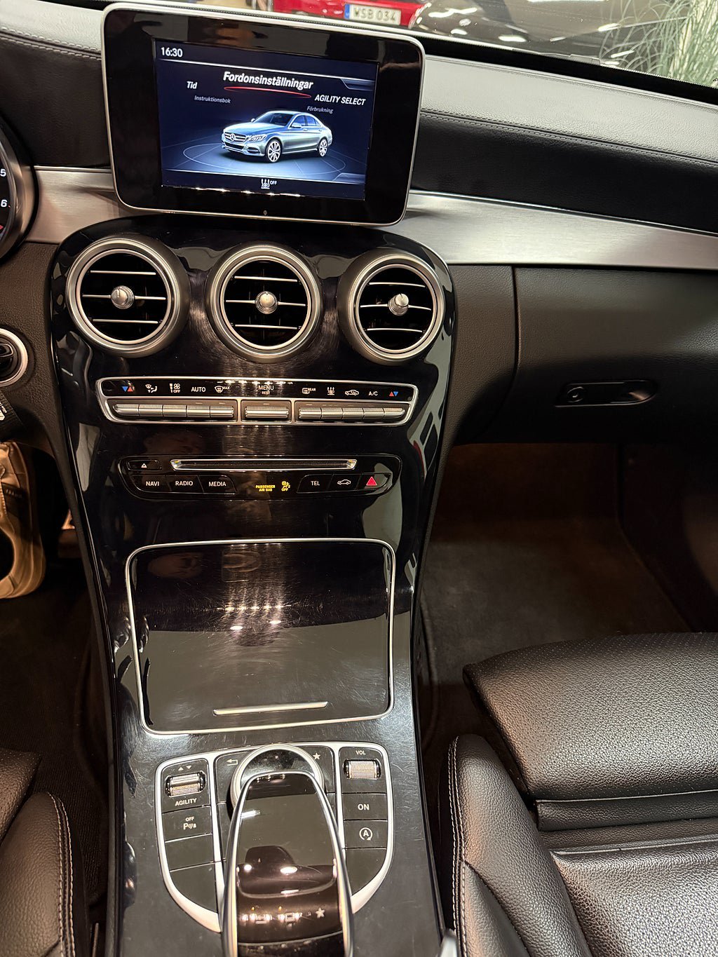 Vehicle Image 14