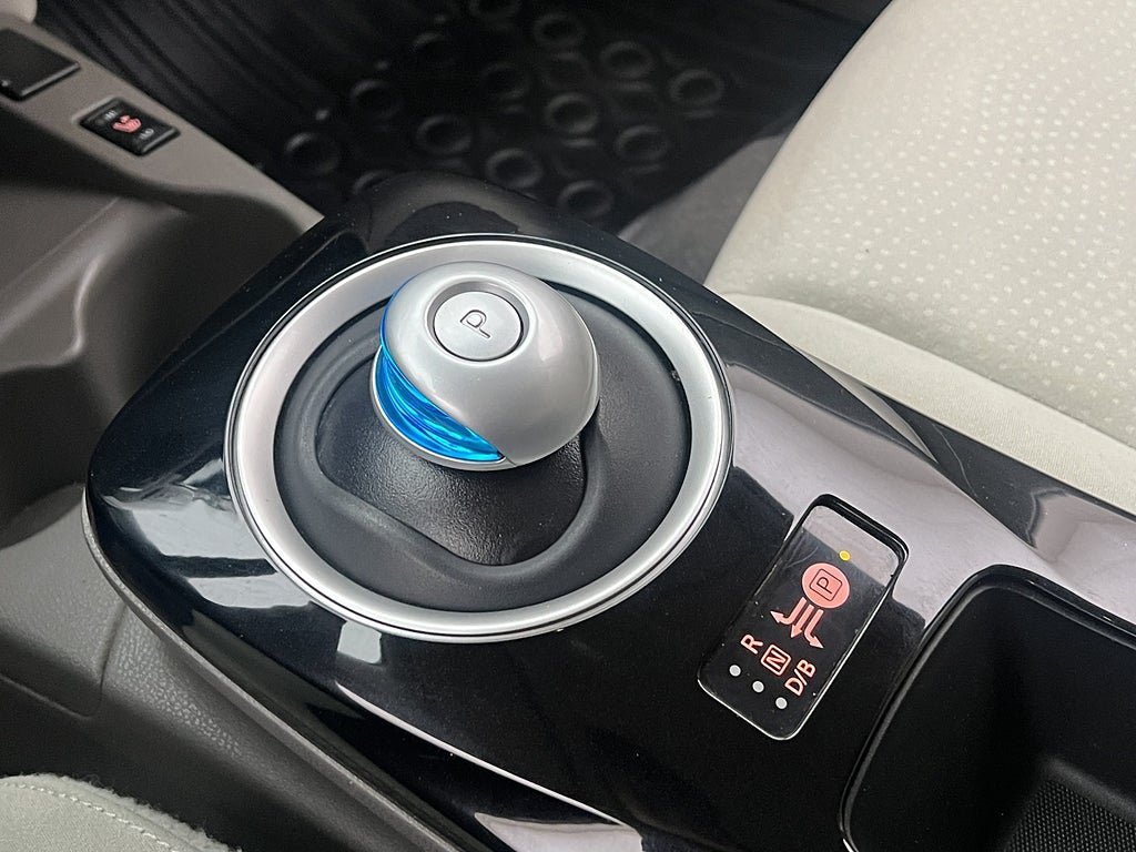 Vehicle Image 24