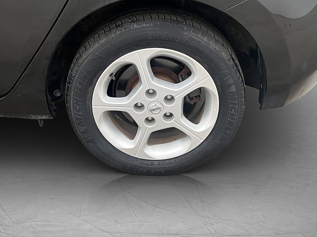 Vehicle Image 30