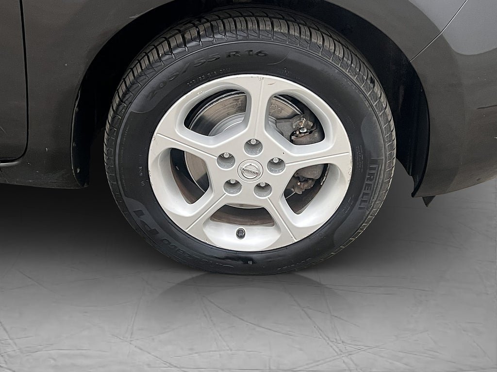 Vehicle Image 32