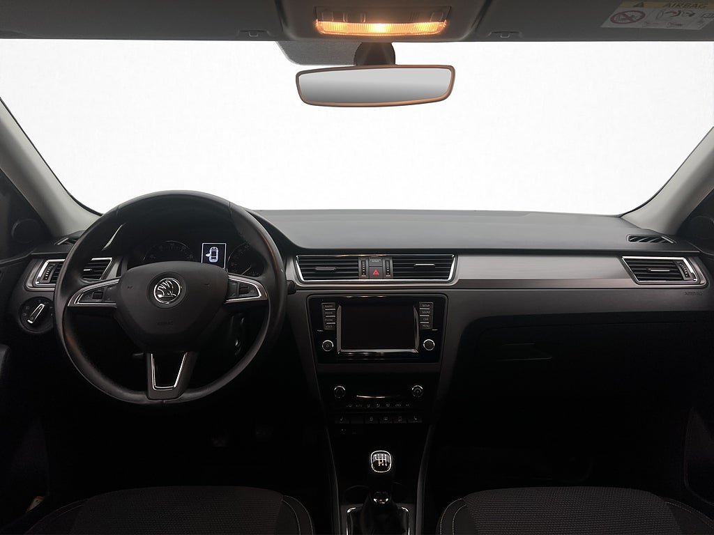 Vehicle Image 12