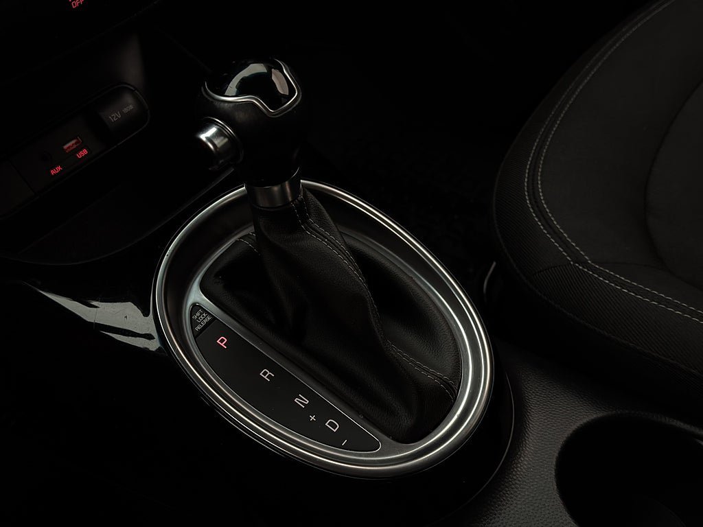Vehicle Image 22
