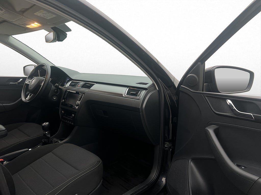 Vehicle Image 23