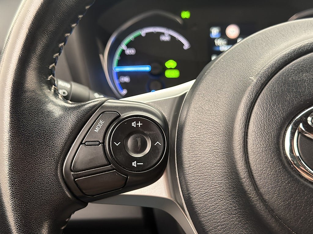 Vehicle Image 16