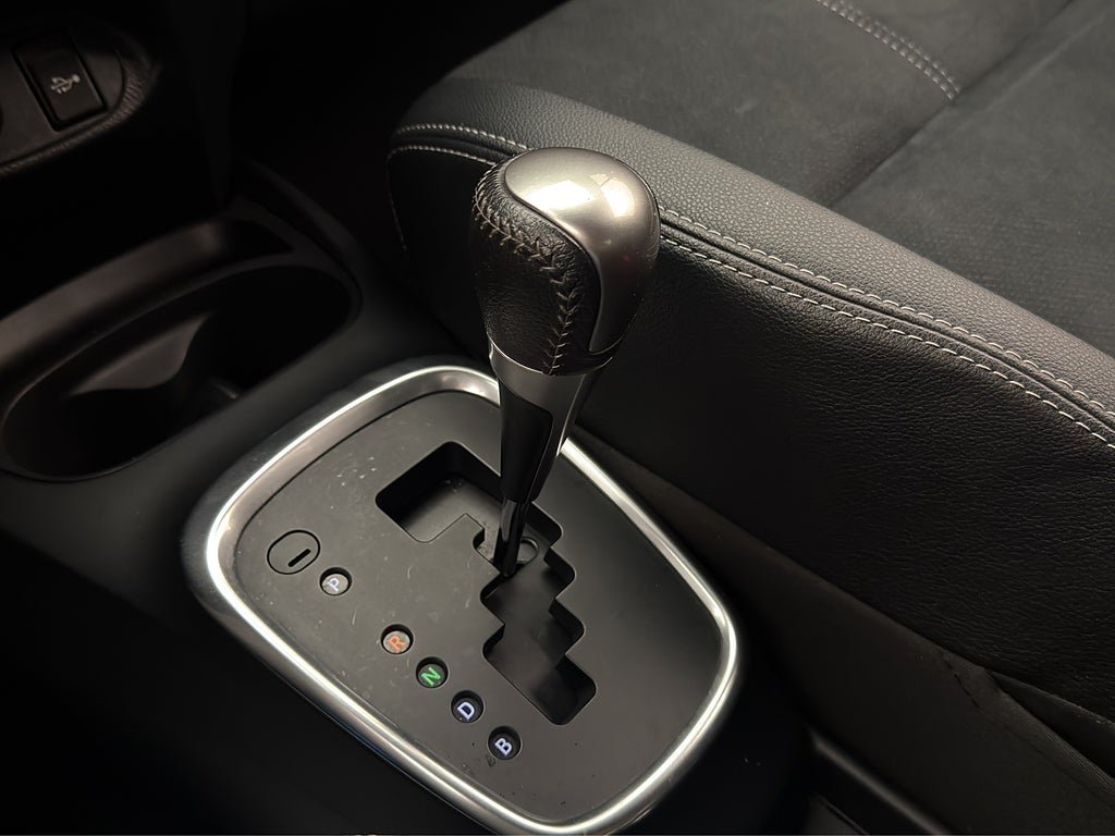 Vehicle Image 23