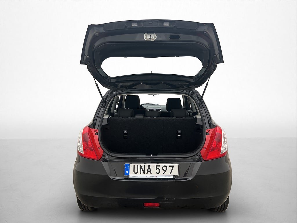 Vehicle Image 22