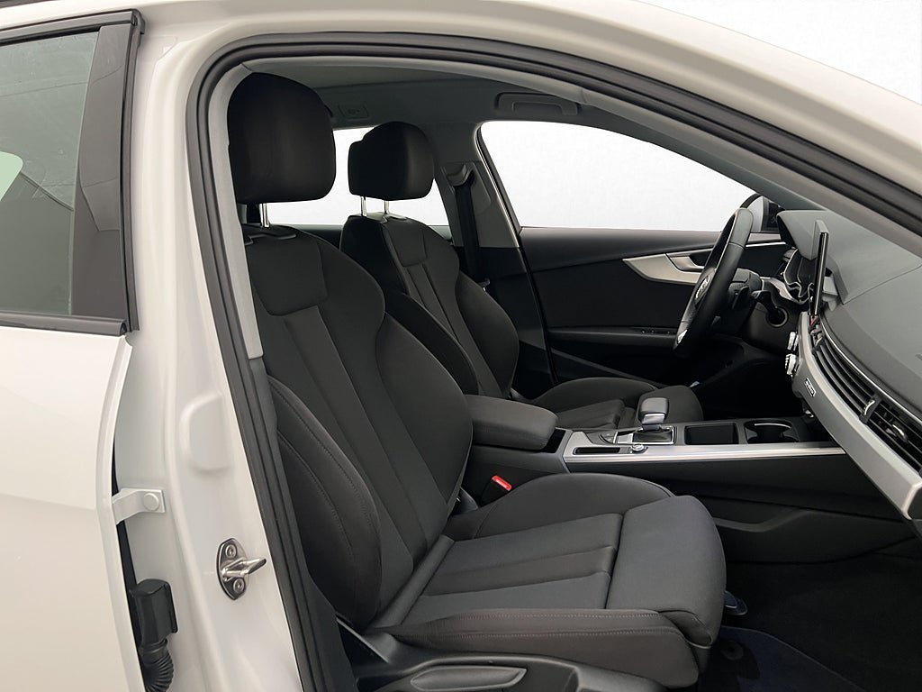 Vehicle Image 25