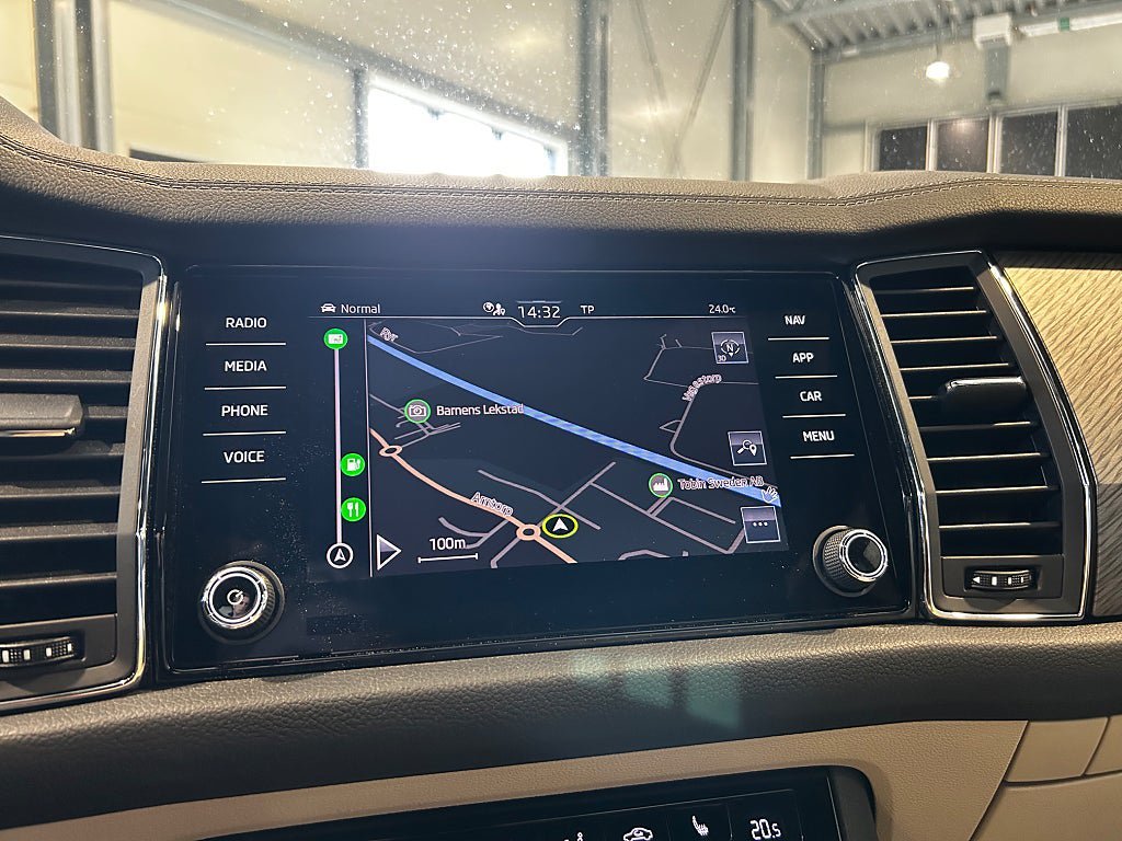 Vehicle Image 14