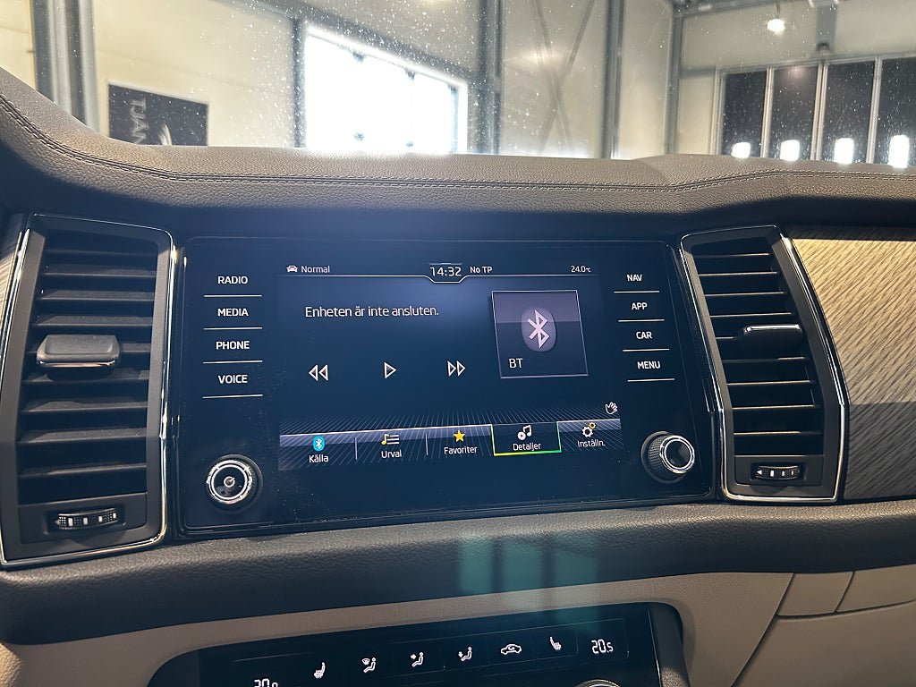 Vehicle Image 15