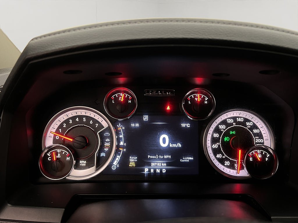 Vehicle Image 18