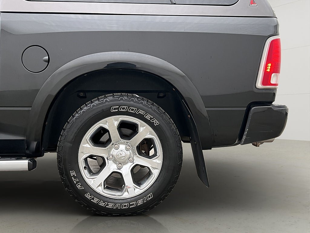 Vehicle Image 32
