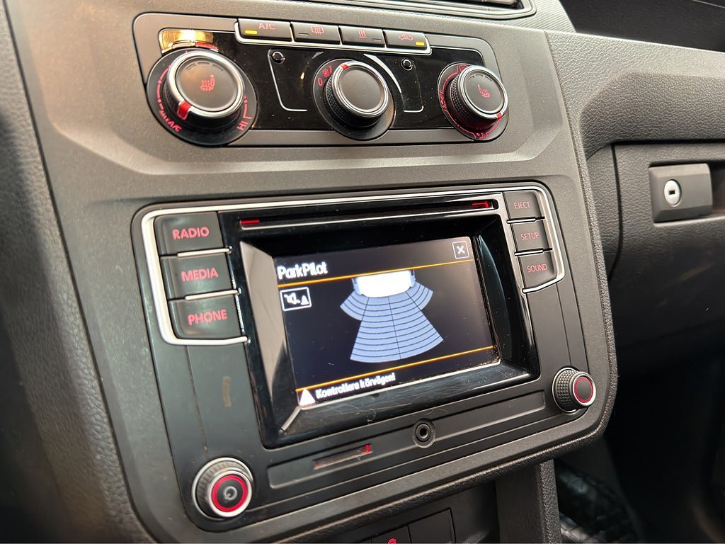 Vehicle Image 25