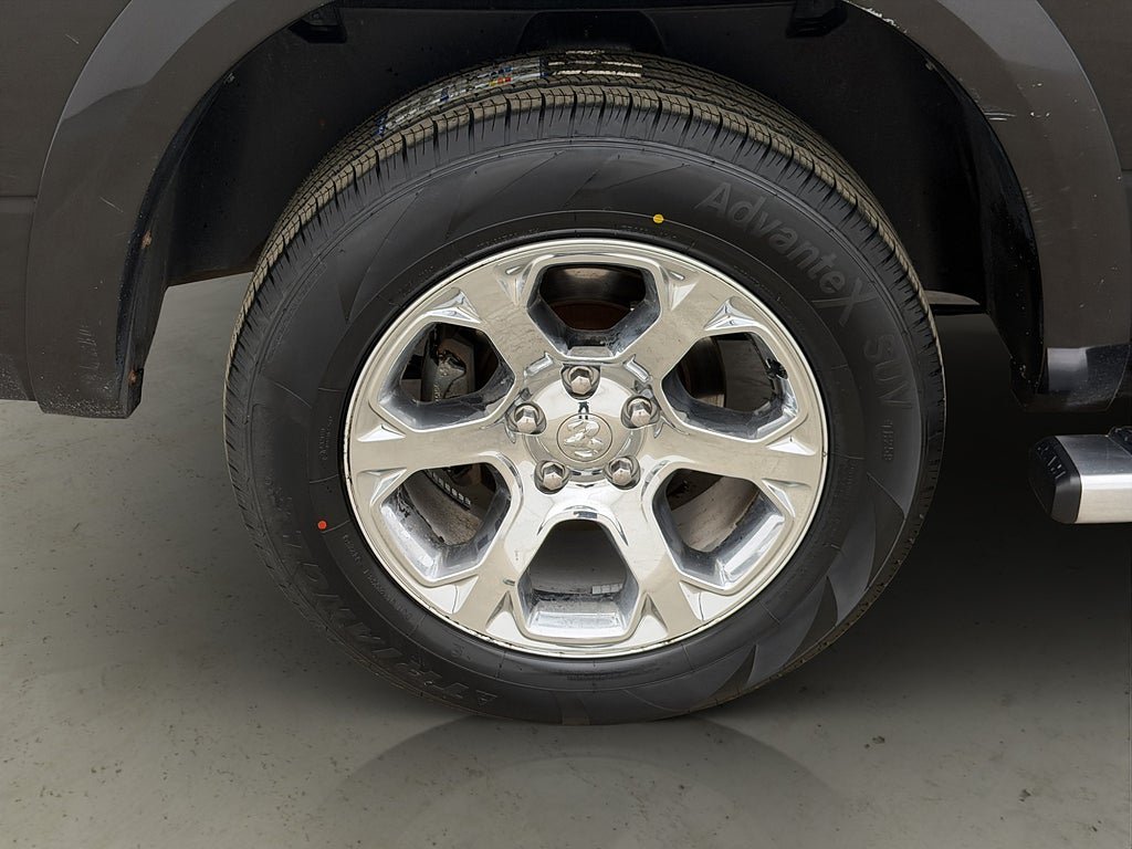 Vehicle Image 37