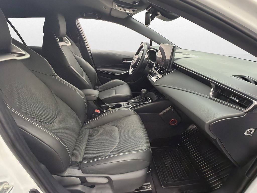 Vehicle Image 16
