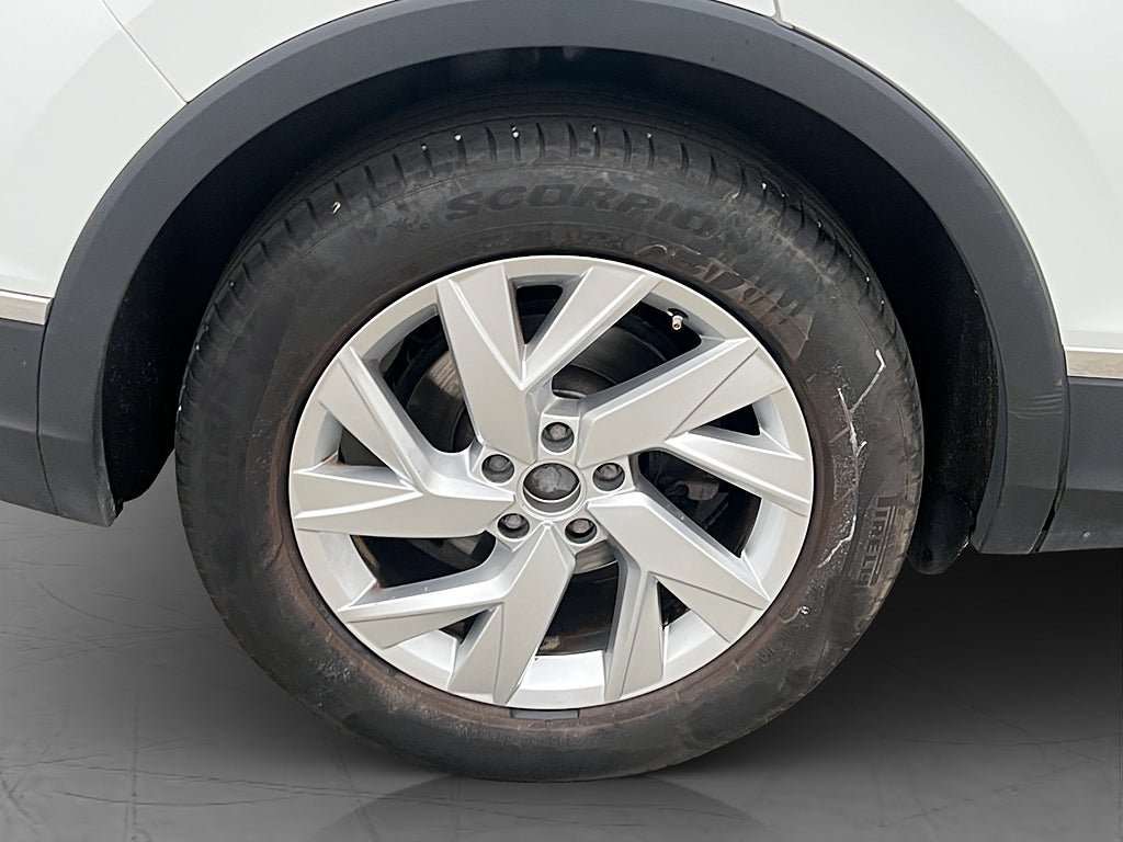 Vehicle Image 26