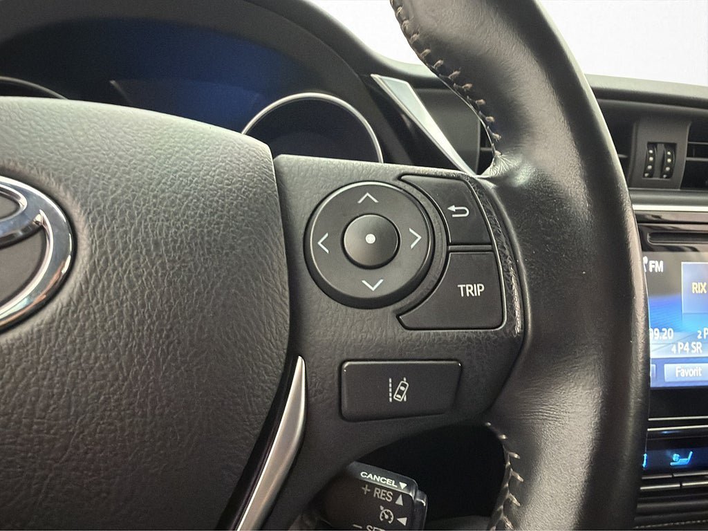 Vehicle Image 17