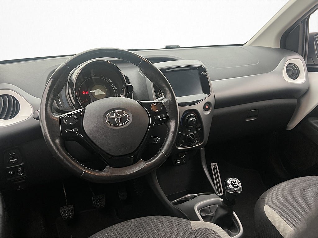 Vehicle Image 10